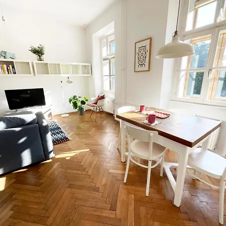 Daydream Apartment *